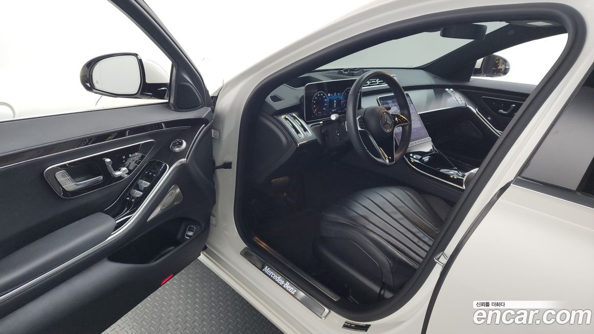Mercedes-Benz S-Class 2023