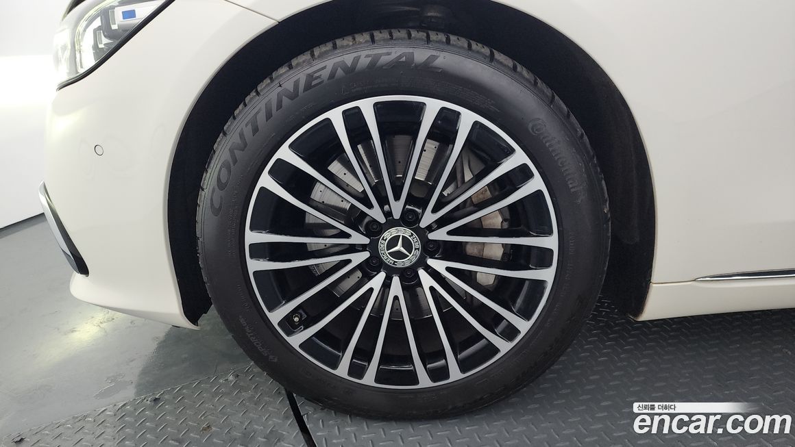 Mercedes-Benz S-Class 2023