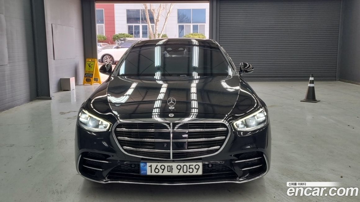 Mercedes-Benz S-Class 2021