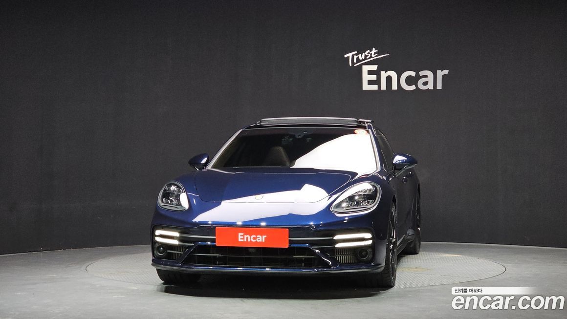 Porsche Panamera 2023