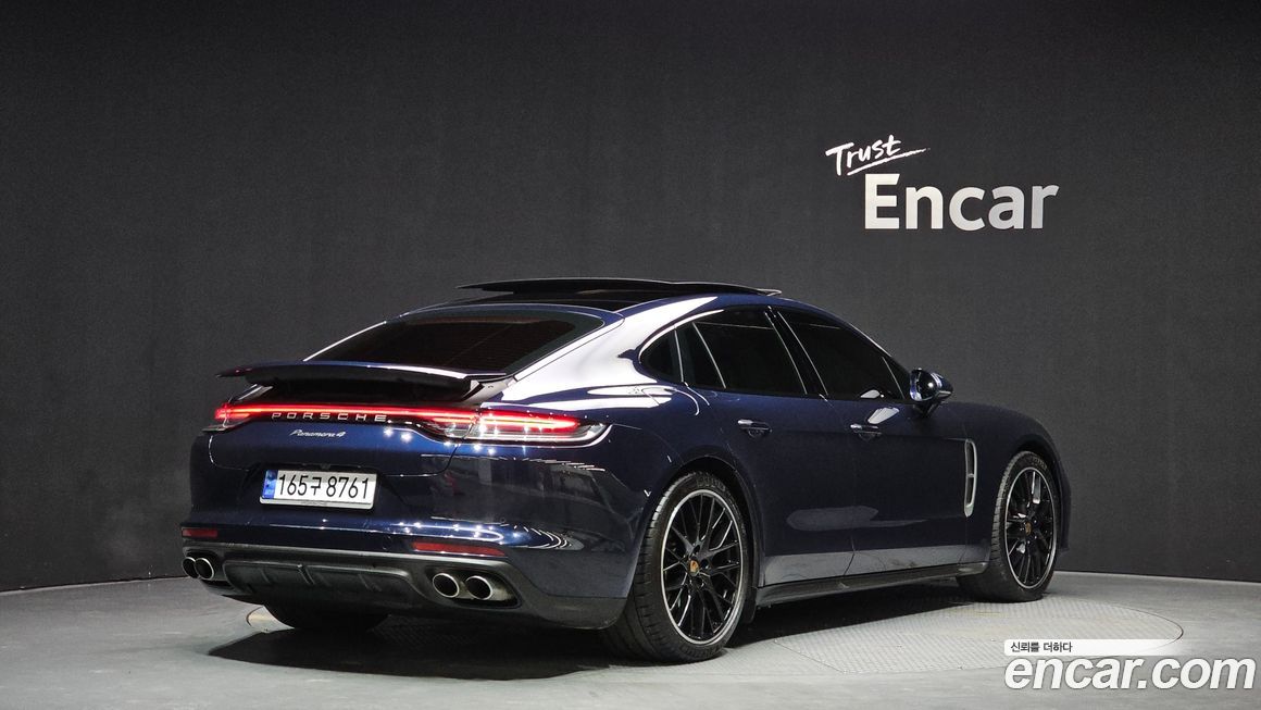 Porsche Panamera 2023