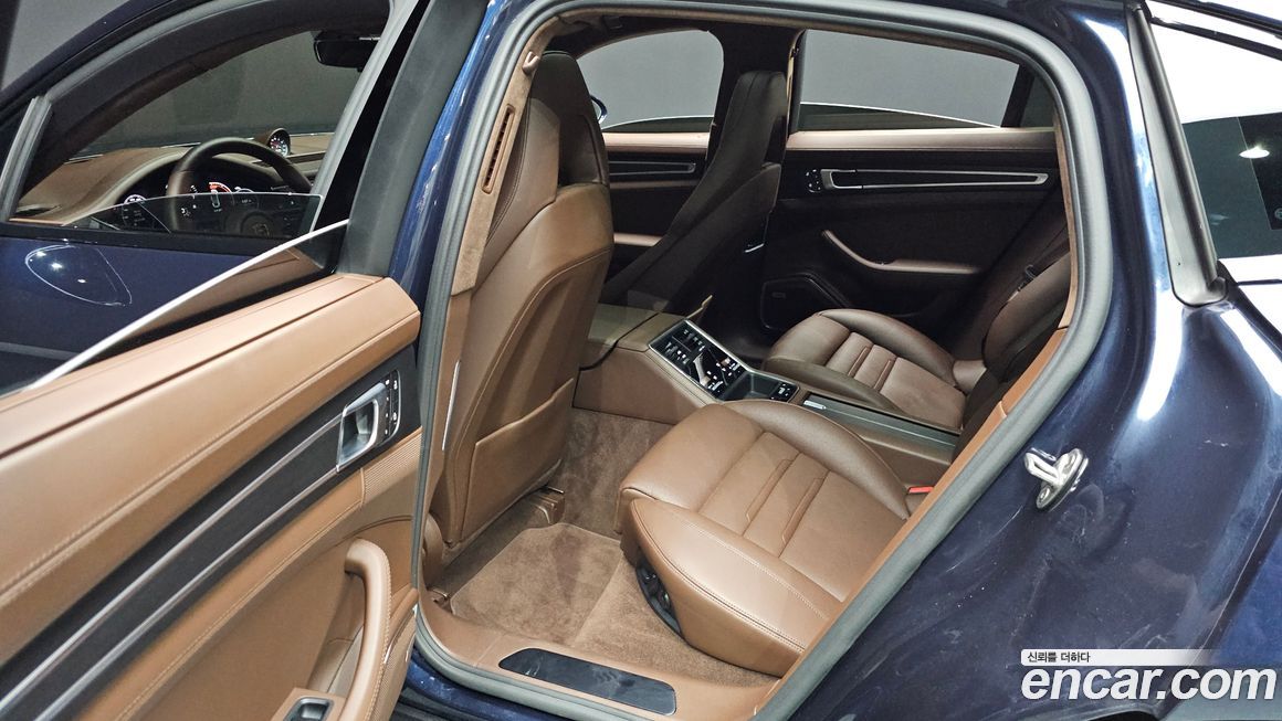 Porsche Panamera 2023