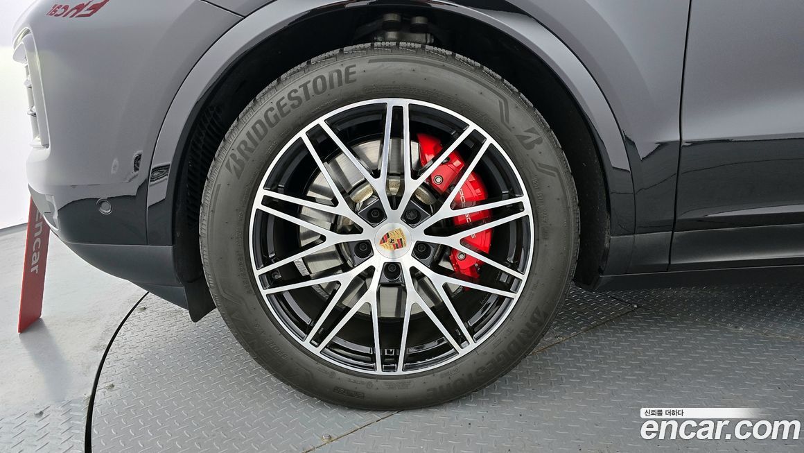 Porsche Cayenne 2025