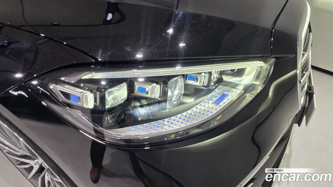 Mercedes-Benz S-Class 2025