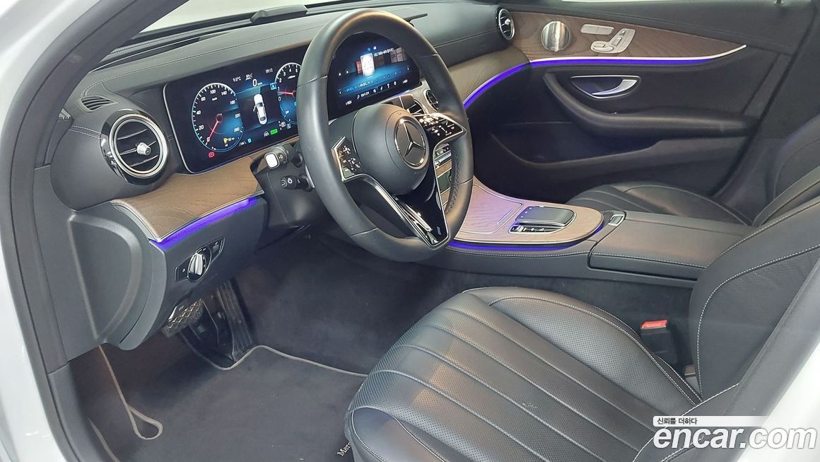 Mercedes-Benz E-Class 2022