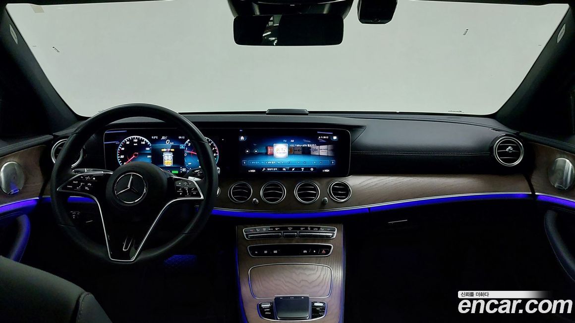 Mercedes-Benz E-Class 2022