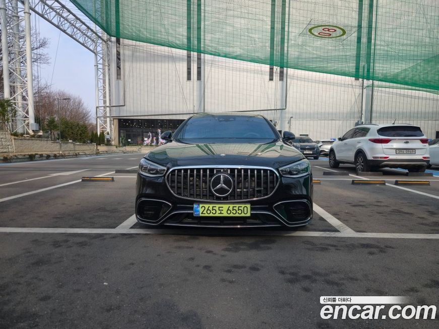 Mercedes-Benz S-Class 2025