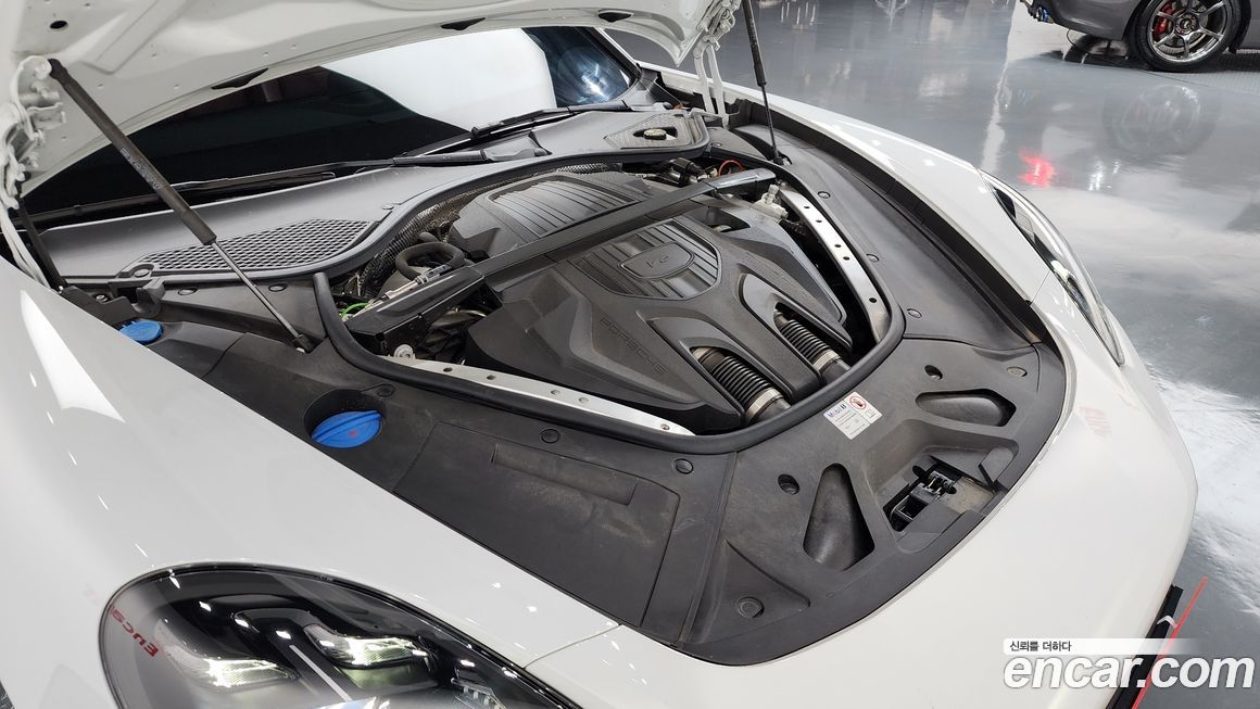 Porsche Panamera 2023