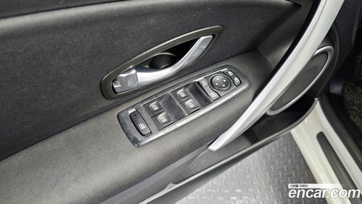 Renault-KoreaSamsung SM3 2010