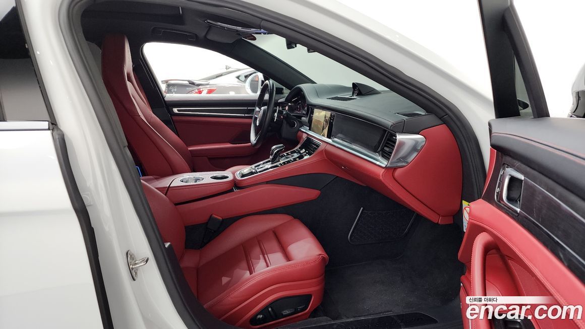 Porsche Panamera 2023