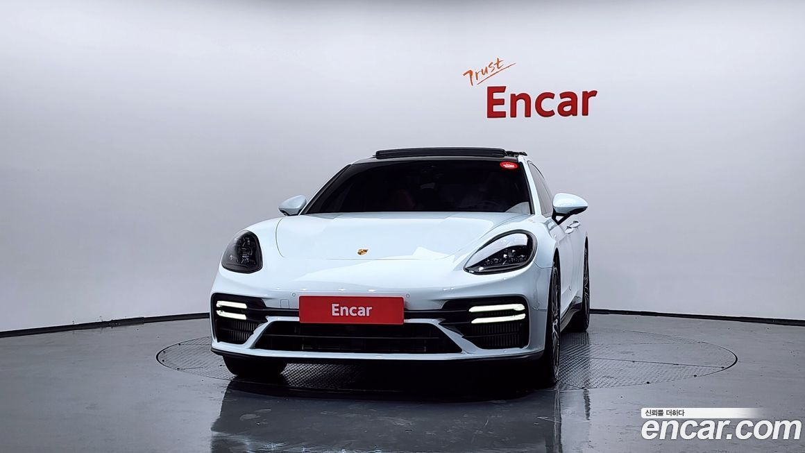 Porsche Panamera 2023