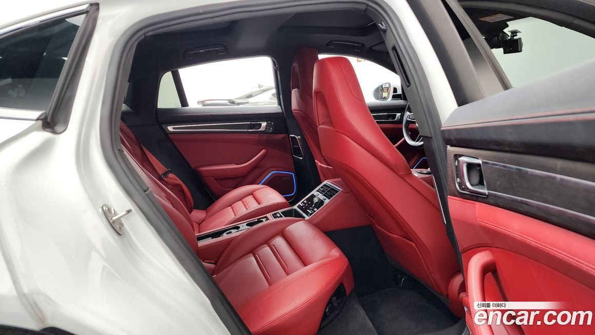 Porsche Panamera 2023