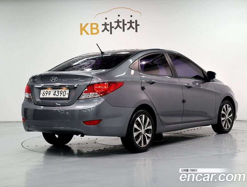 Hyundai Accent 2015