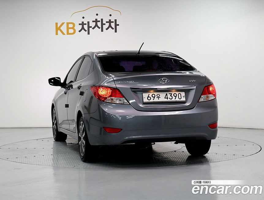 Hyundai Accent 2015