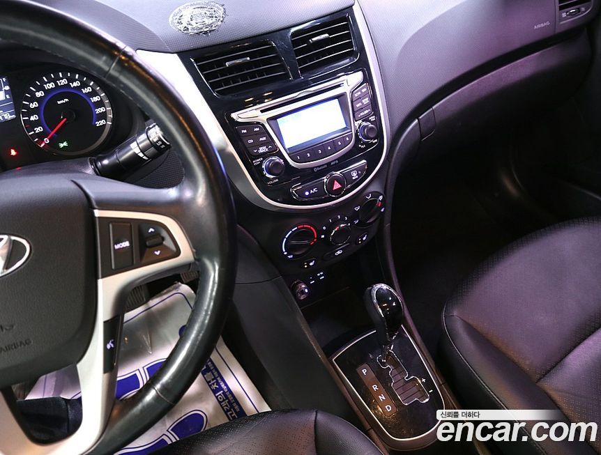 Hyundai Accent 2015