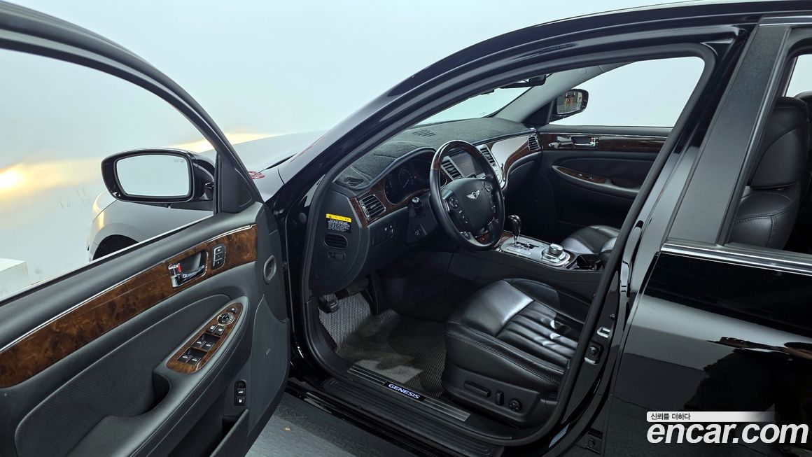 Hyundai Genesis 2010