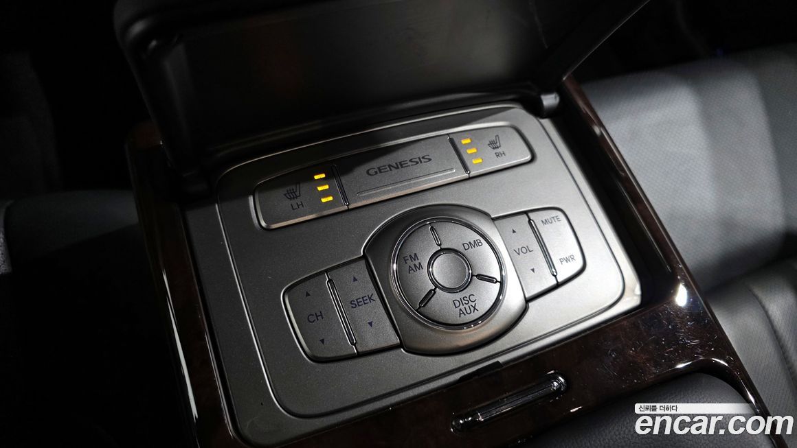 Hyundai Genesis 2010