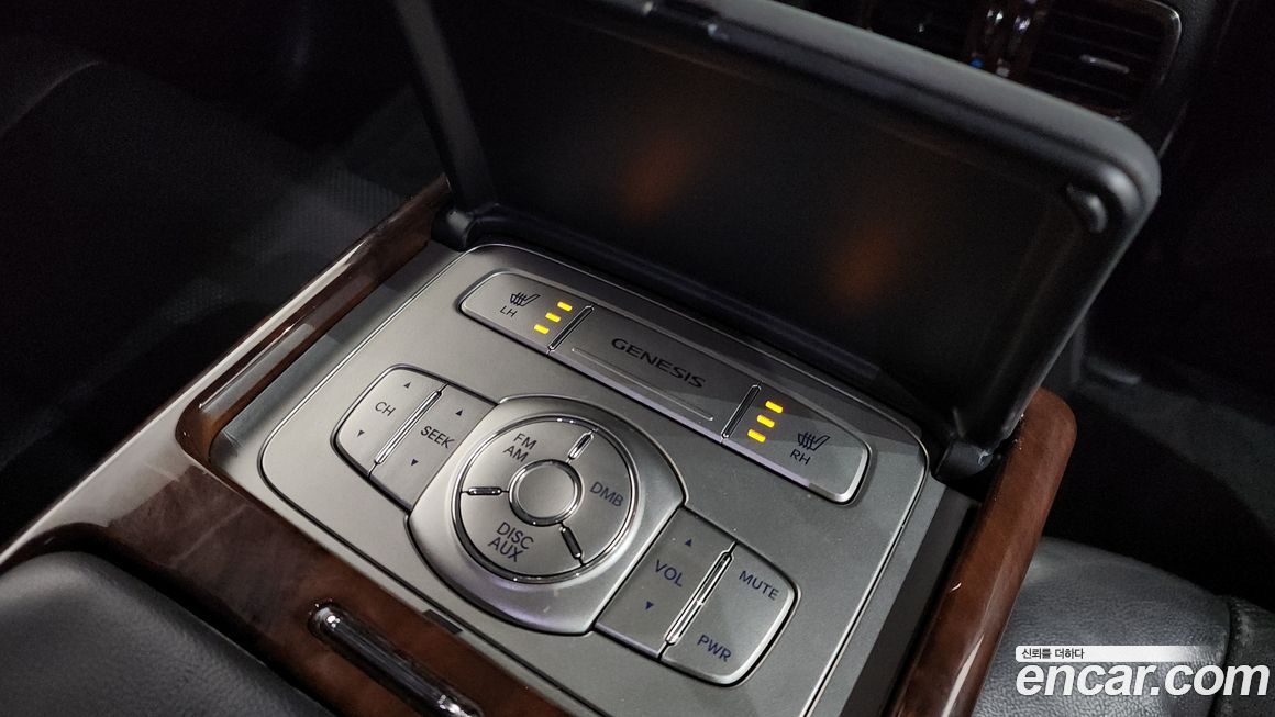 Hyundai Genesis 2011