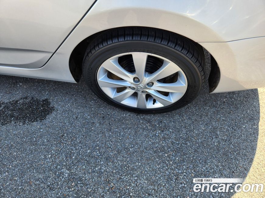Hyundai Accent 2011