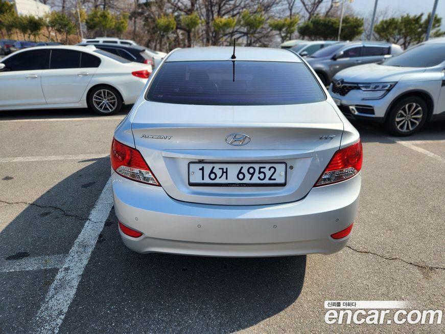 Hyundai Accent 2011