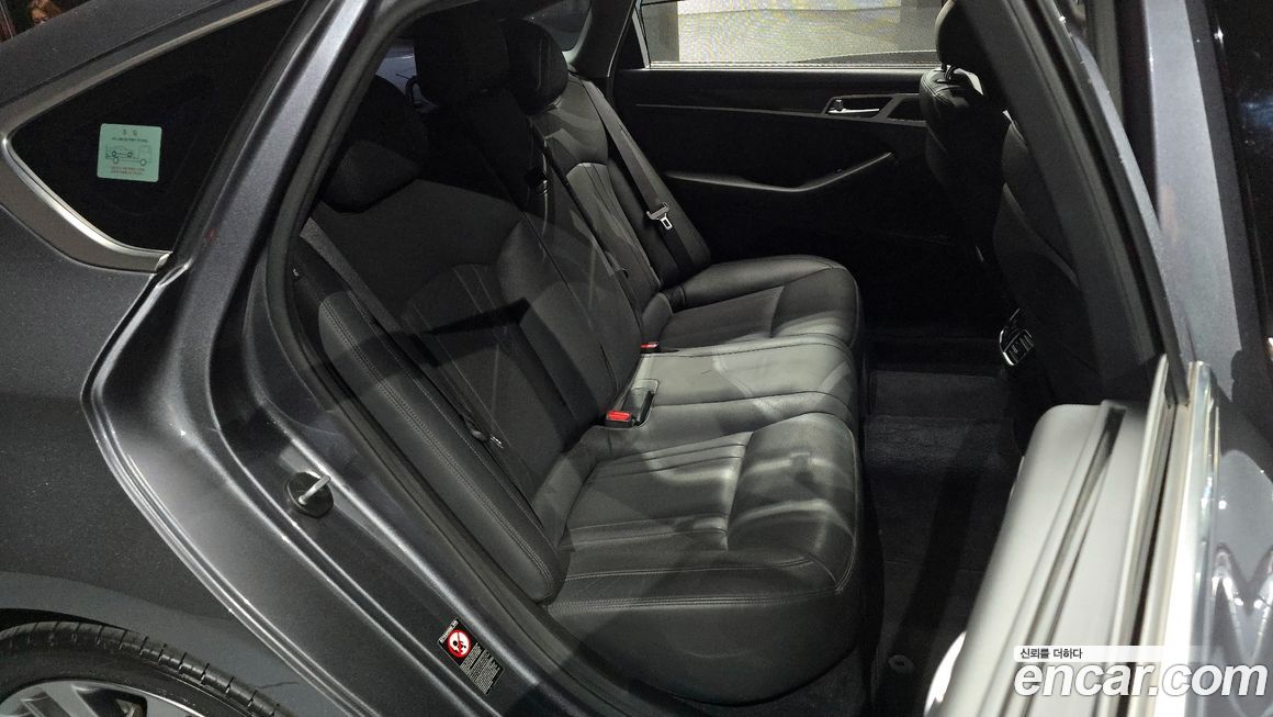 Hyundai Genesis 2016
