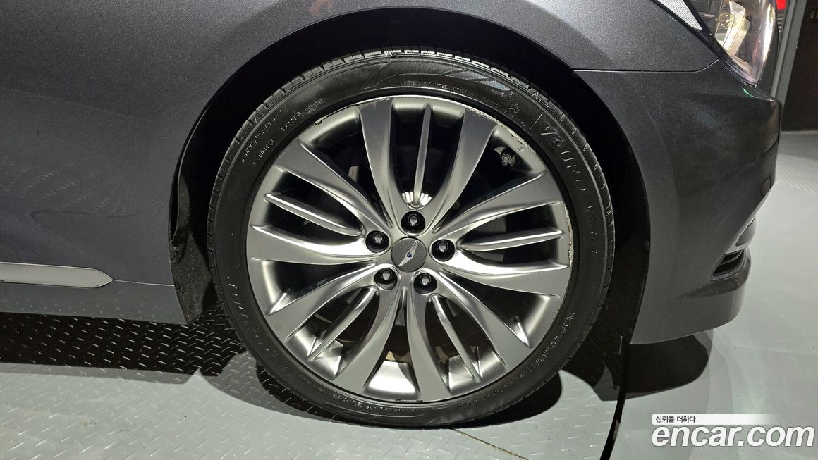 Hyundai Genesis 2016