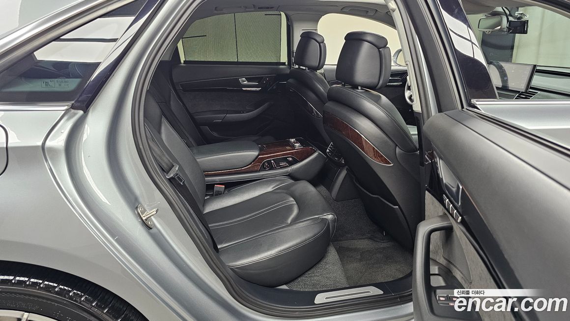 Audi A8 2012