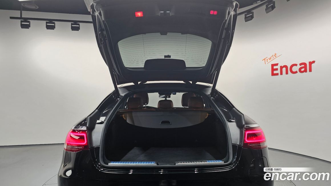 Mercedes-Benz GLC-Class 2021