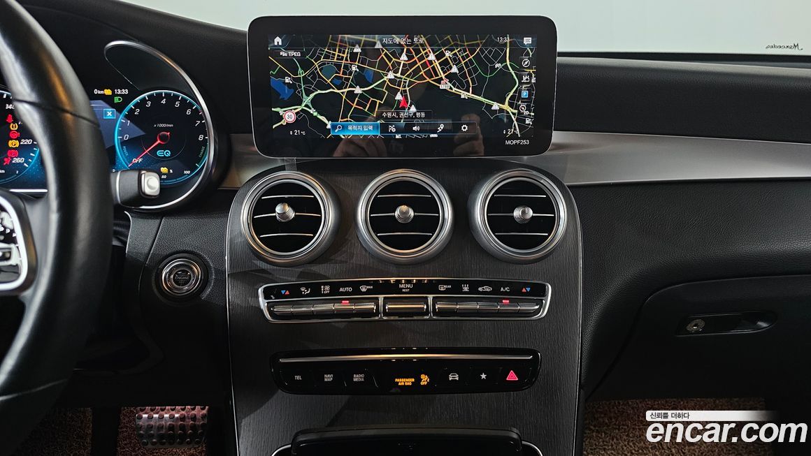 Mercedes-Benz GLC-Class 2021