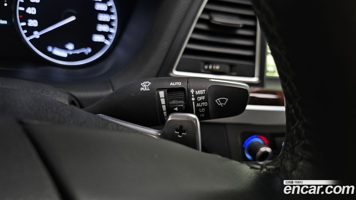 Hyundai Genesis 2016