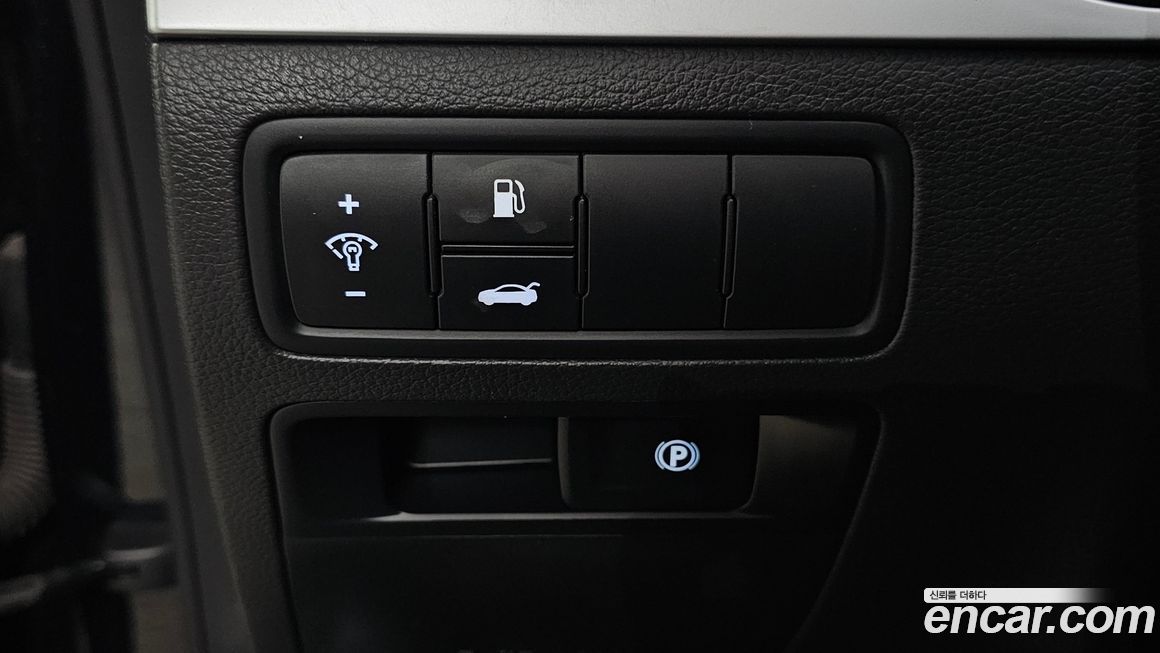 Hyundai Genesis 2016