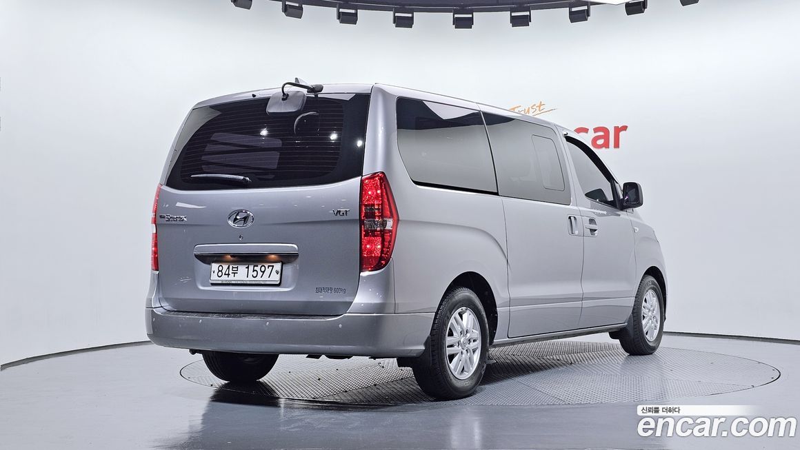 Hyundai Starex 2019