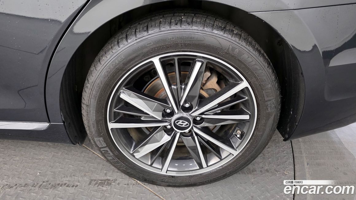 Hyundai Grandeur 2020