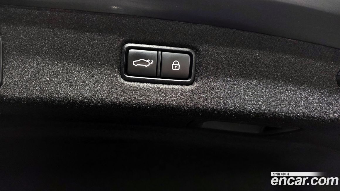 Genesis EQ900 2016