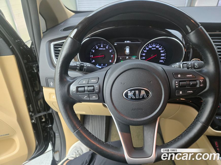 Kia Canival 2019