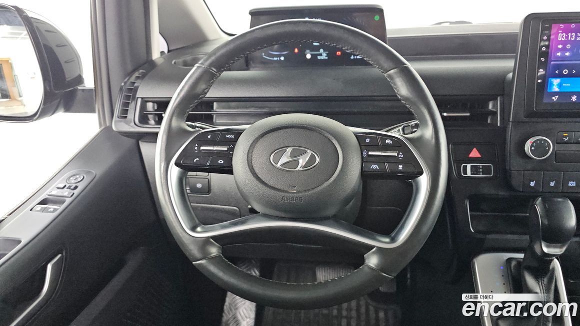 Hyundai Staria 2022