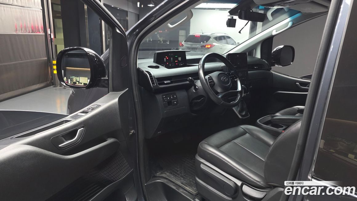 Hyundai Staria 2023