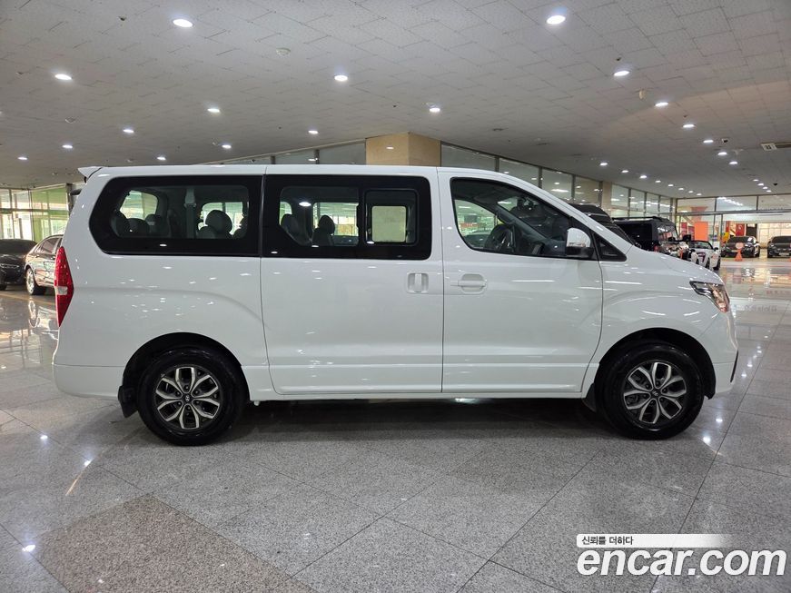Hyundai Starex 2019