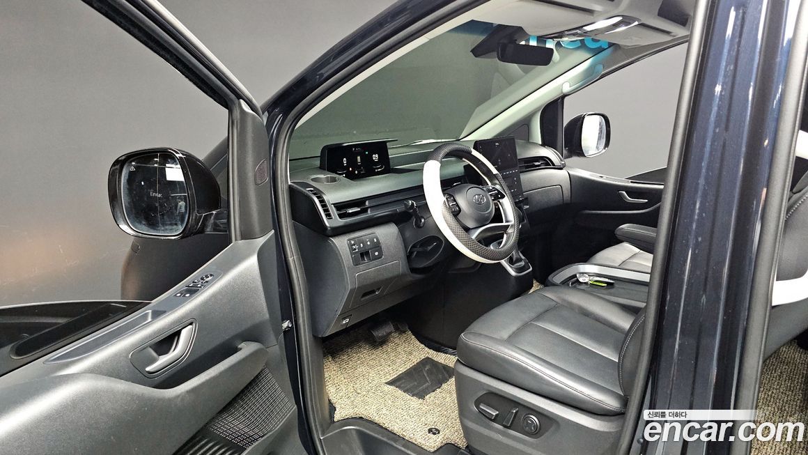 Hyundai Staria 2024