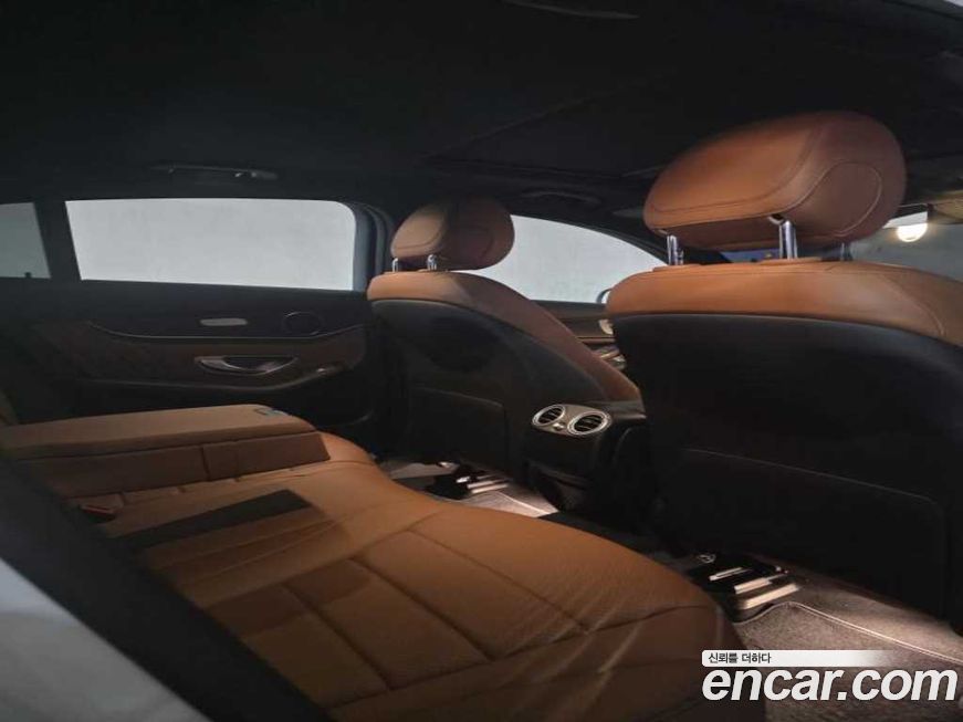 Mercedes-Benz GLC-Class 2021