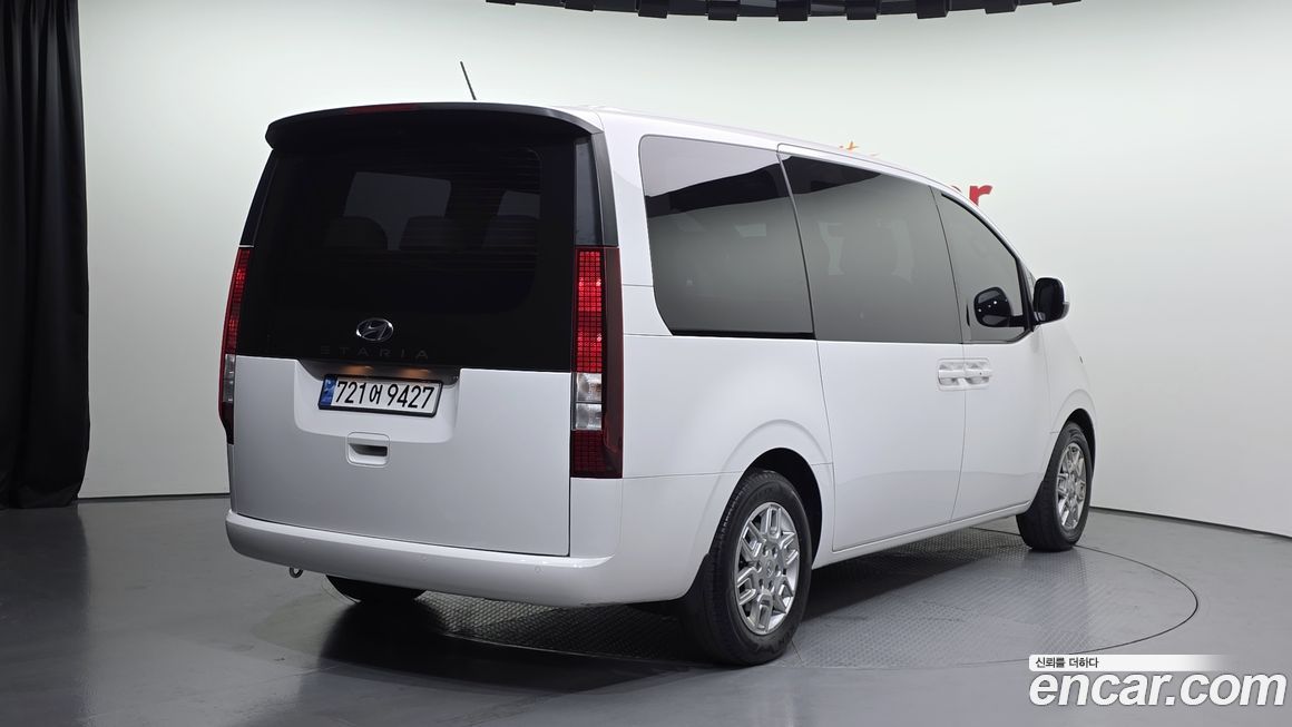 Hyundai Staria 2023