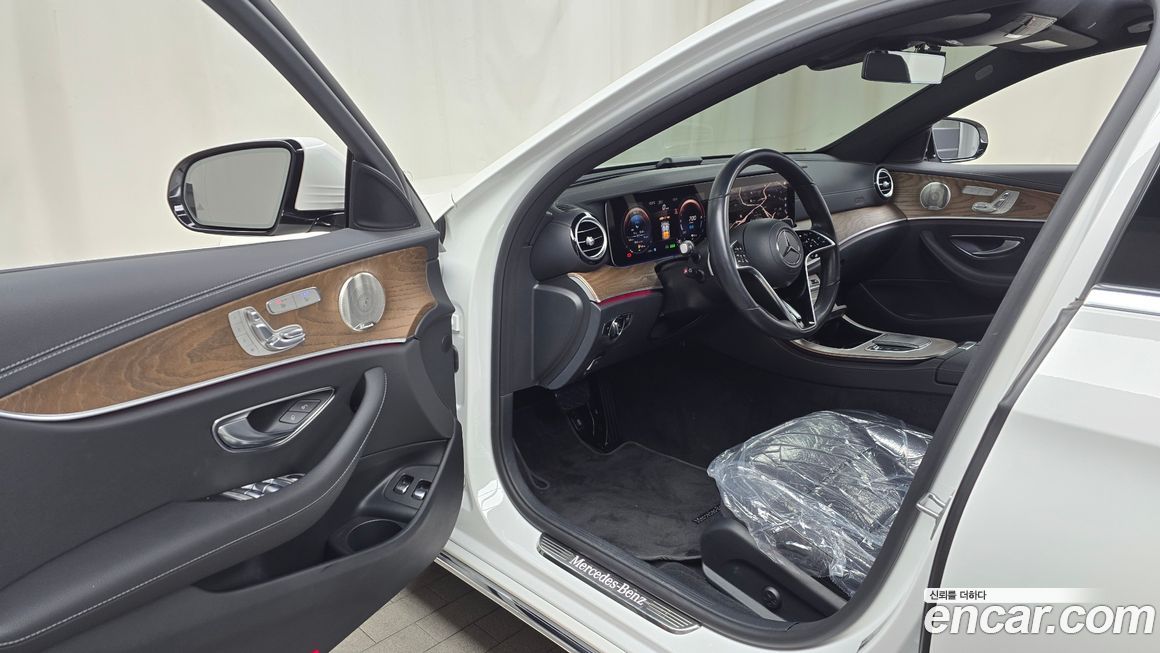 Mercedes-Benz E-Class 2021