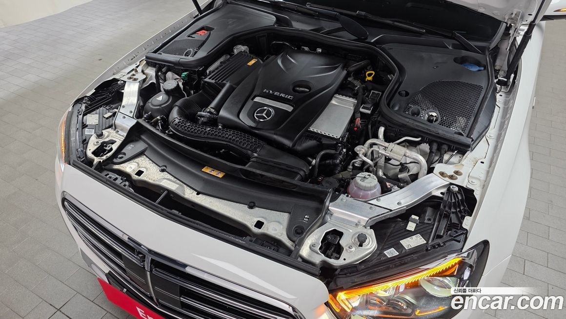 Mercedes-Benz E-Class 2021