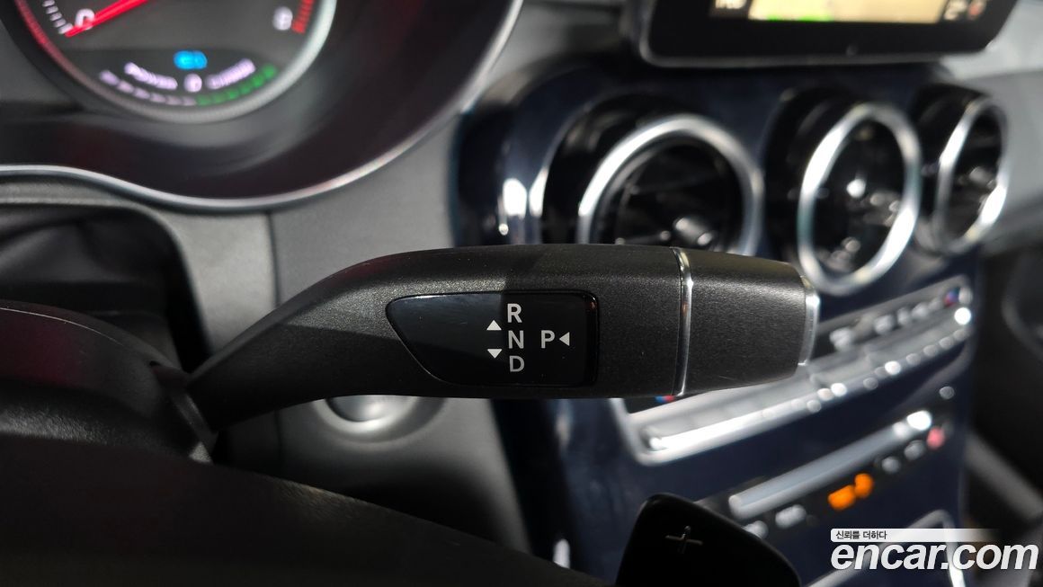 Mercedes-Benz GLC-Class 2019