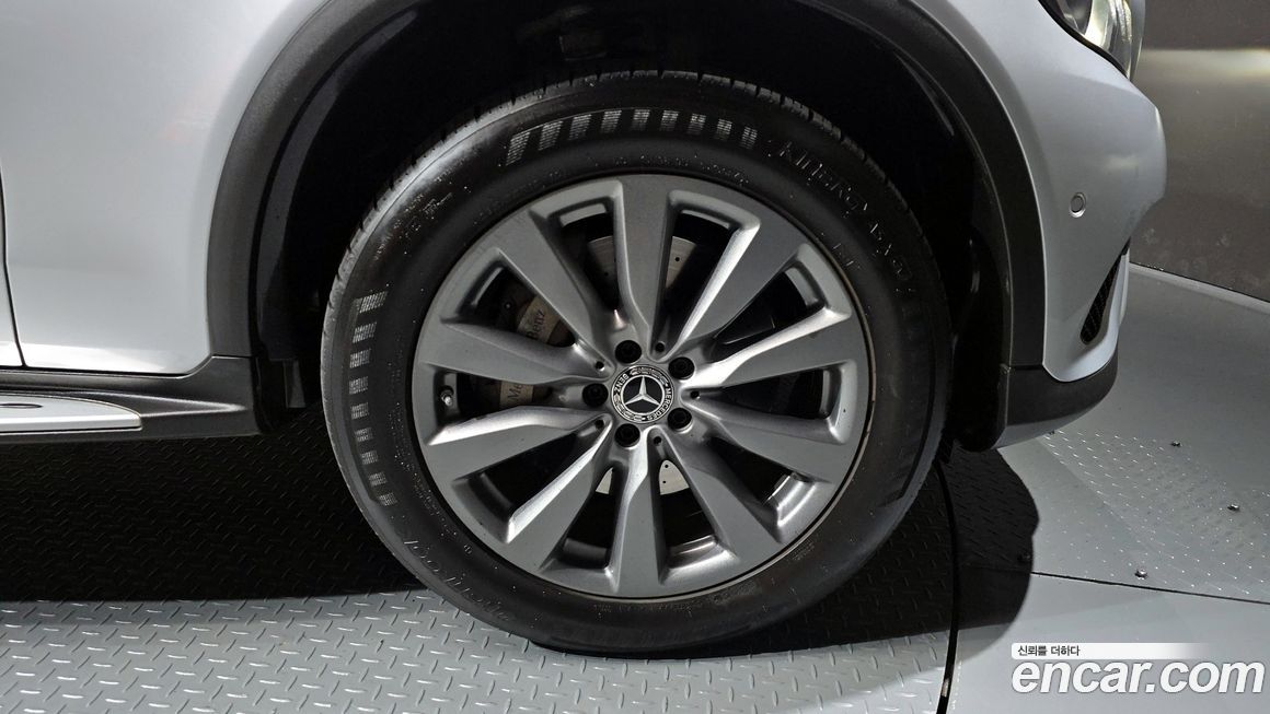 Mercedes-Benz GLC-Class 2019