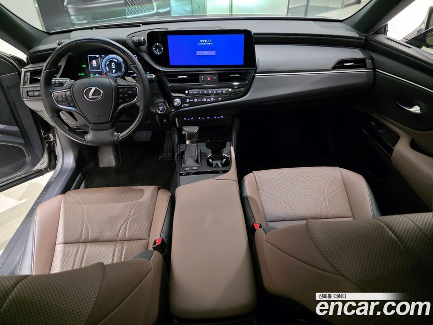 Lexus ES 2024