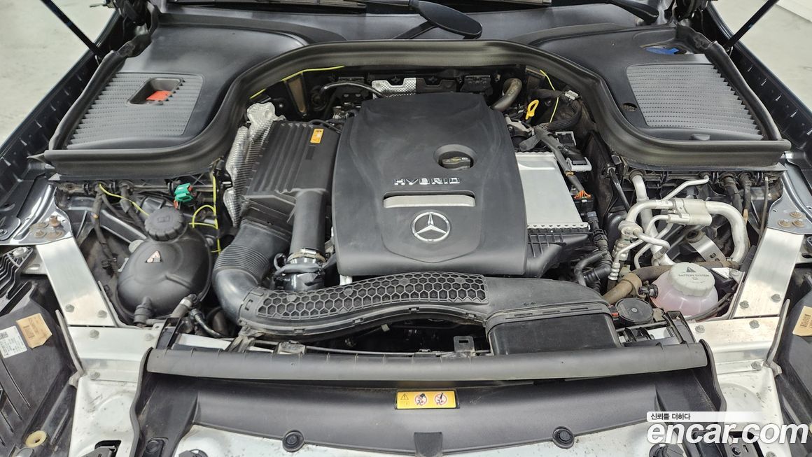 Mercedes-Benz GLC-Class 2021