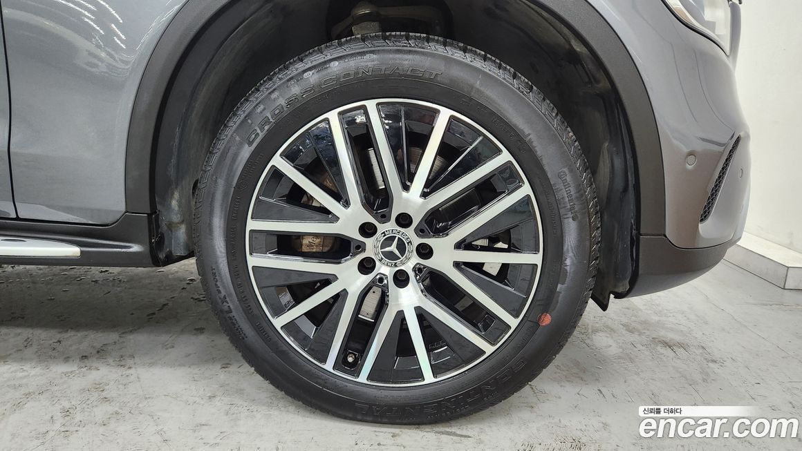 Mercedes-Benz GLC-Class 2021