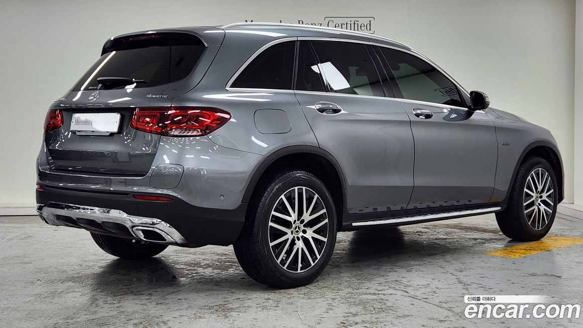 Mercedes-Benz GLC-Class 2021