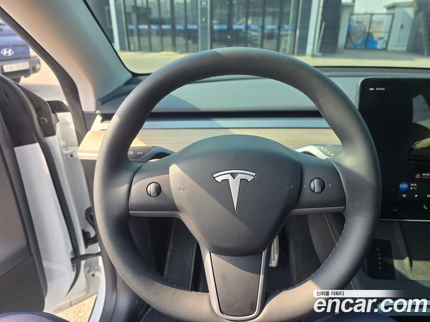 Tesla Model Y 2024